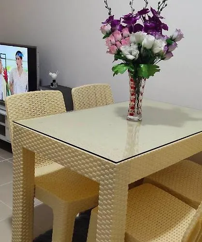Spacious 1 Bedroom In Qc With Skyline View マニラ市