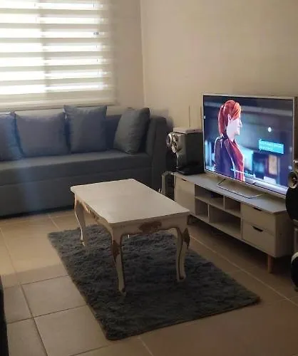 アパートホテル Spacious 1 Bedroom In Qc With Skyline View *